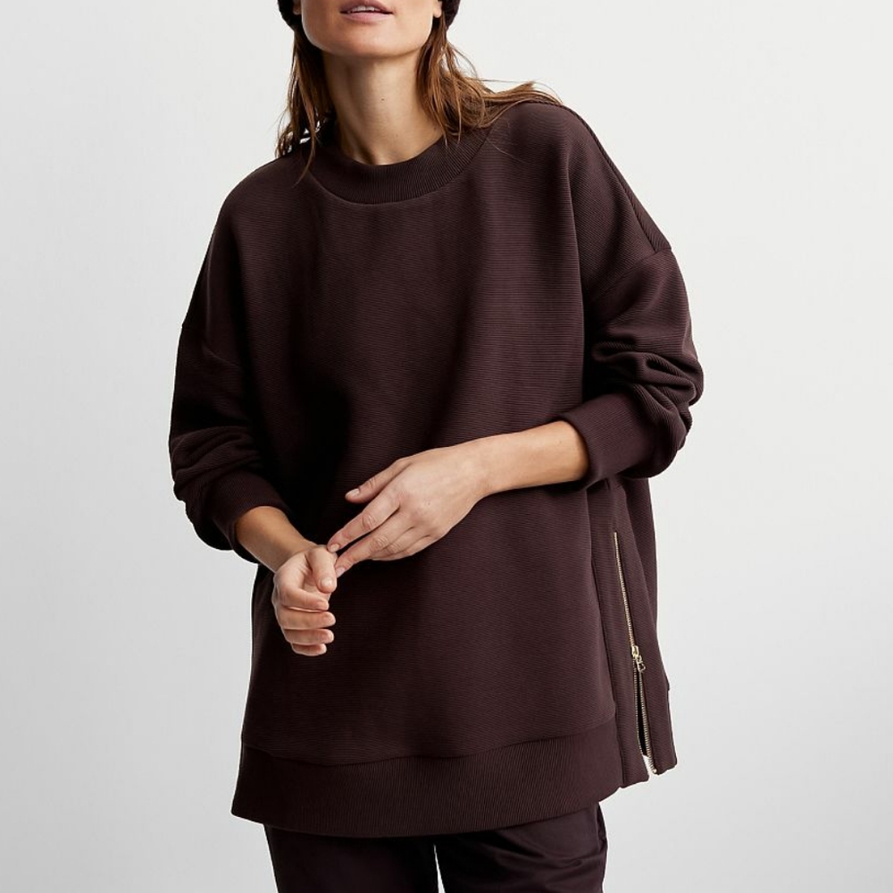 Varley Mae Sweatshirt with Gold Accent - Picture 2 of 15